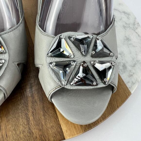 COMFORT Vince Camuto Majorca Lt Gray Leather Slingback Stacked Heel Peep Toe 10 - Picture 8 of 13